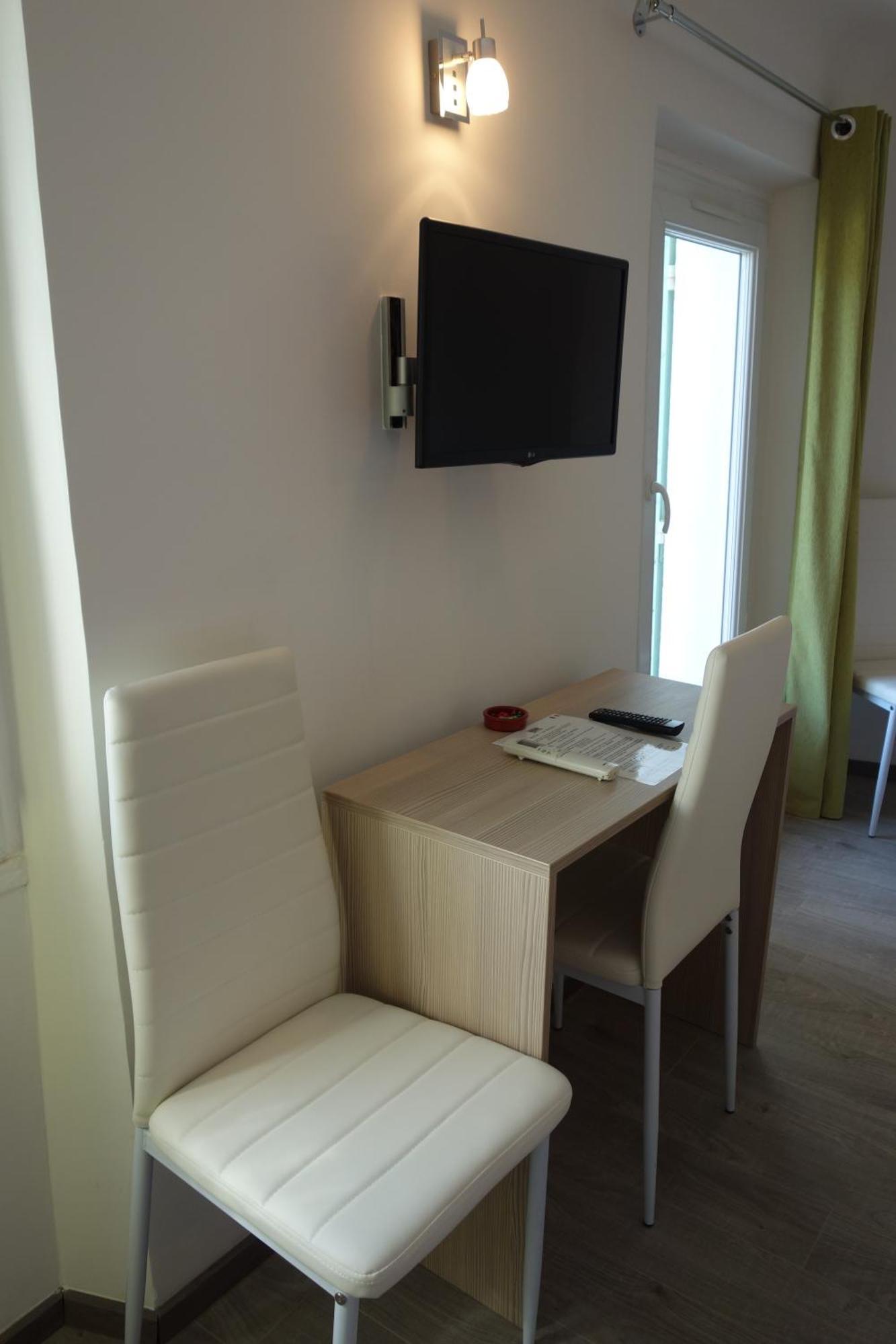 Hotel Le Prejoly Saint-Vallier-de-Thiey الغرفة الصورة