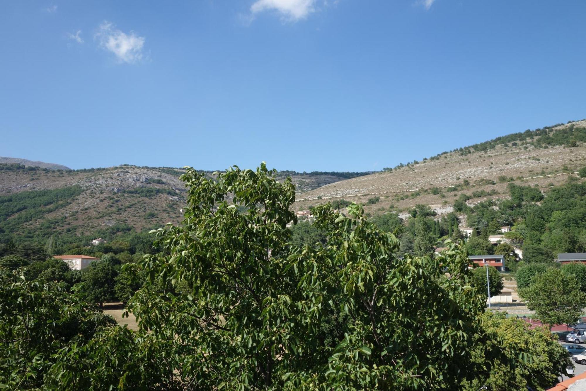 Hotel Le Prejoly Saint-Vallier-de-Thiey الغرفة الصورة