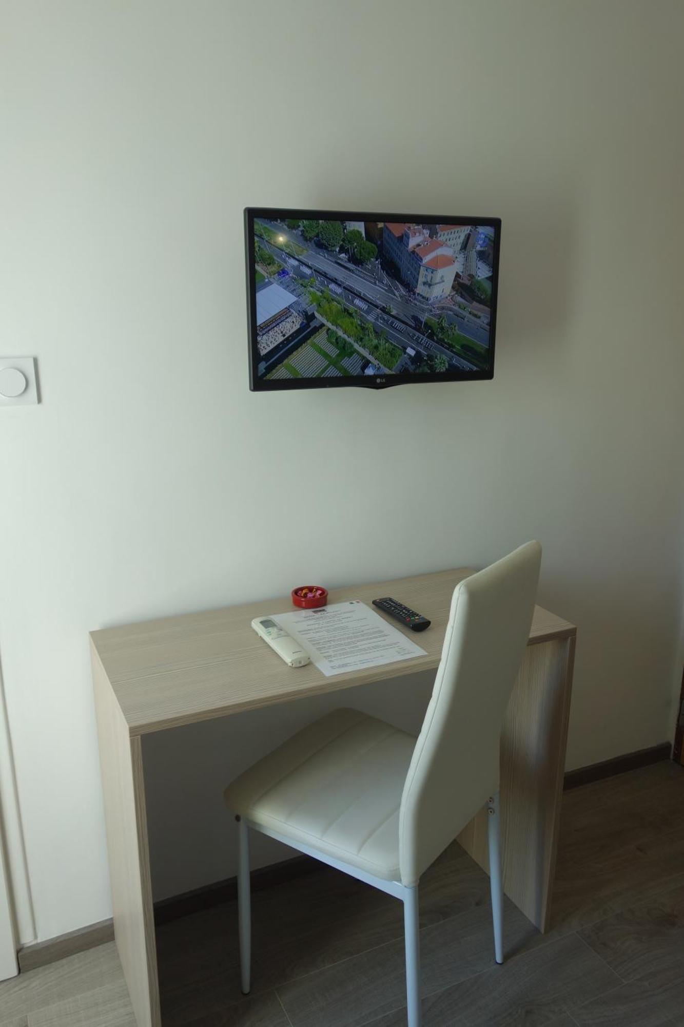 Hotel Le Prejoly Saint-Vallier-de-Thiey الغرفة الصورة